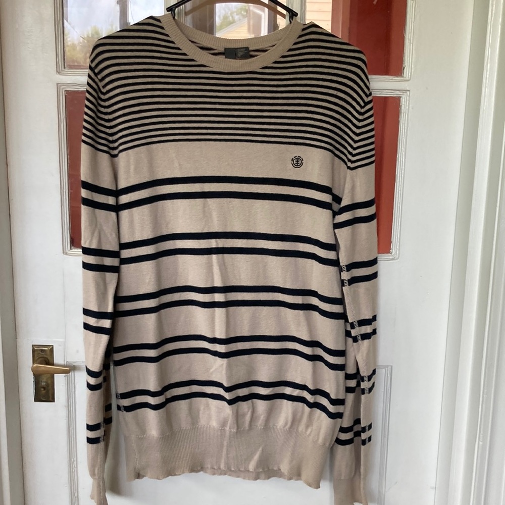 Black and tan Element sweater. Size medium.